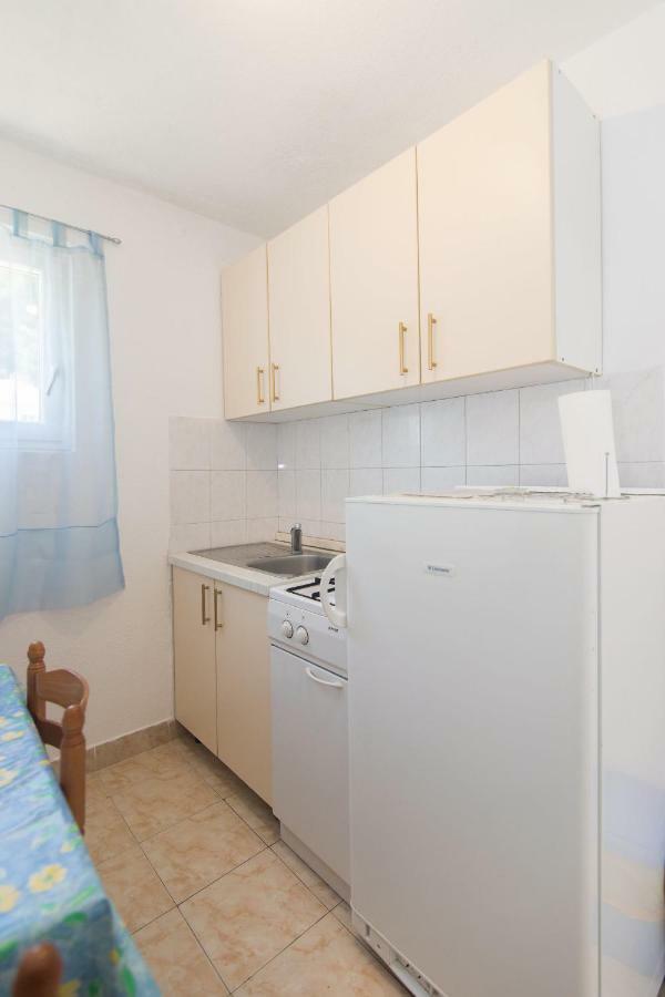 Apartments Robinzon Petar Gdinj Εξωτερικό φωτογραφία