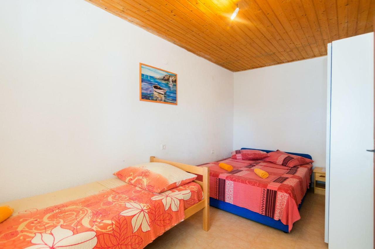 Apartments Robinzon Petar Gdinj Εξωτερικό φωτογραφία
