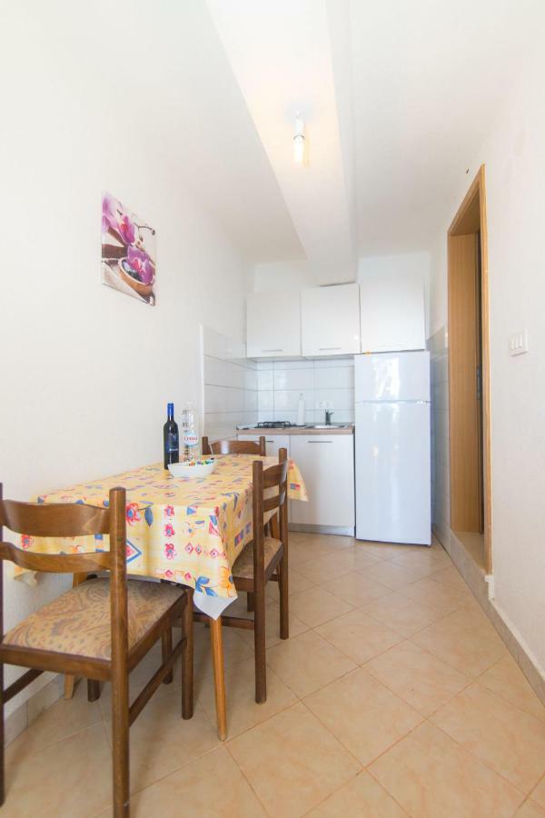 Apartments Robinzon Petar Gdinj Εξωτερικό φωτογραφία